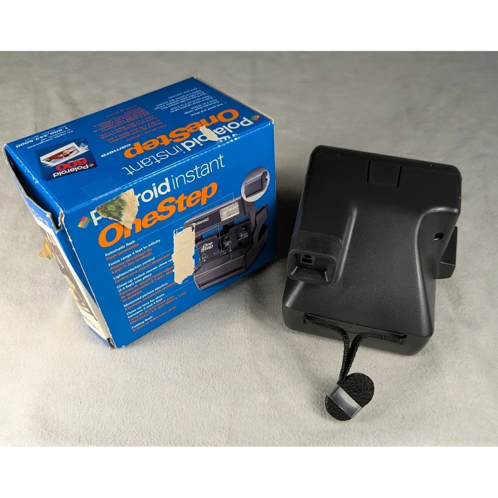 NEW 80's Polaroid OneStep Close Up 600 Instant‎ Camera